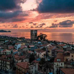 Casa Tranquilla E Luminosa Con Terrazzo A Due Passi Dal Mare Appartamento Brolo